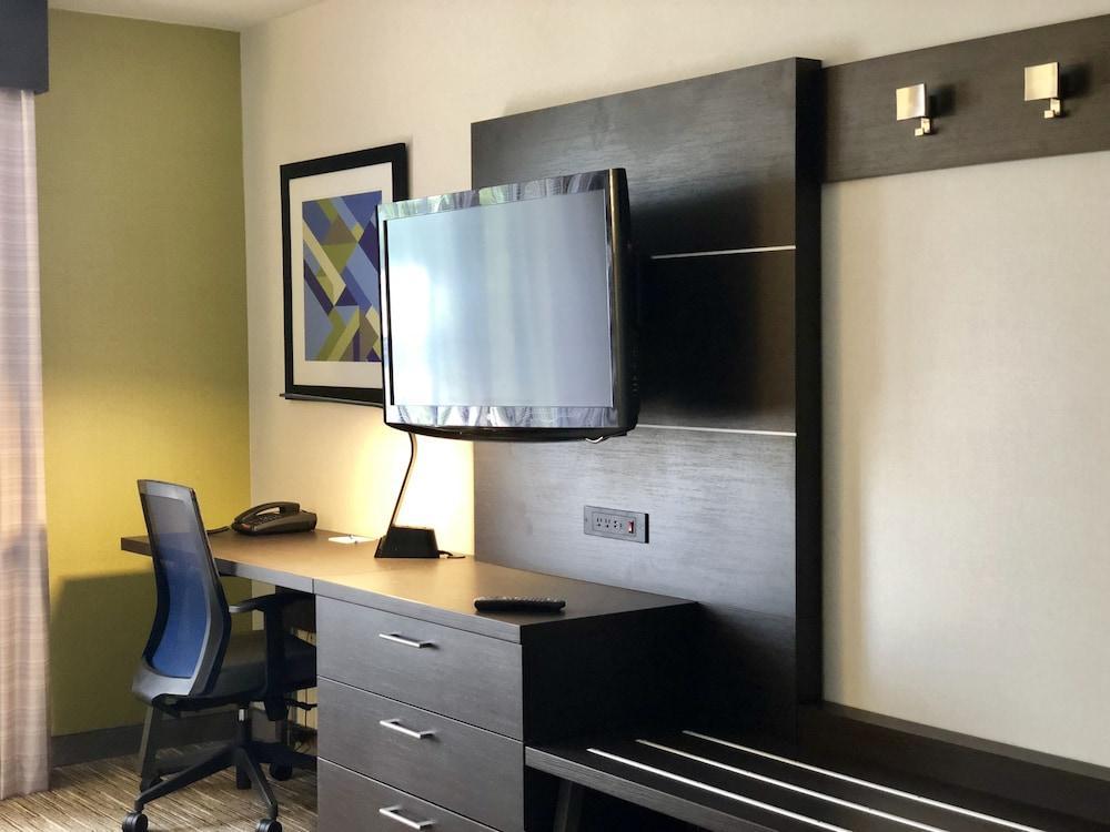 Holiday Inn Express Great Barrington By Ihg מראה חיצוני תמונה