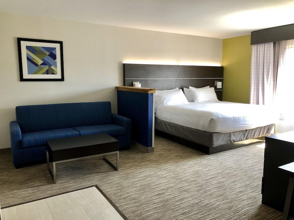 Holiday Inn Express Great Barrington By Ihg מראה חיצוני תמונה