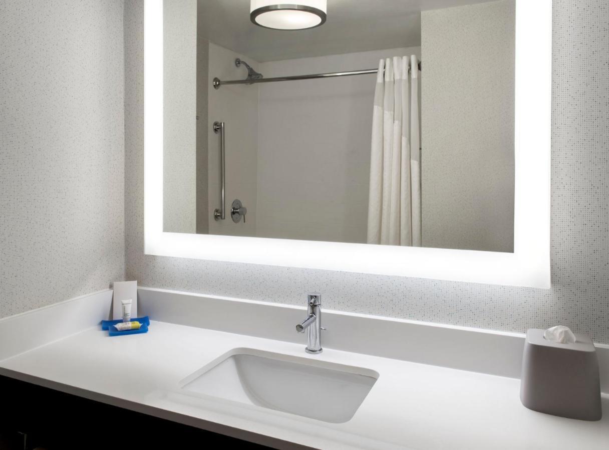 Holiday Inn Express Great Barrington By Ihg מראה חיצוני תמונה