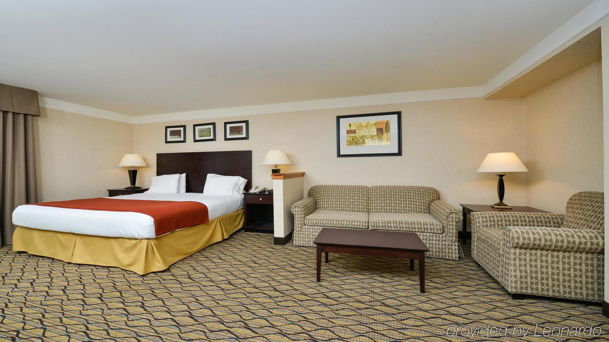 Holiday Inn Express Great Barrington By Ihg מראה חיצוני תמונה