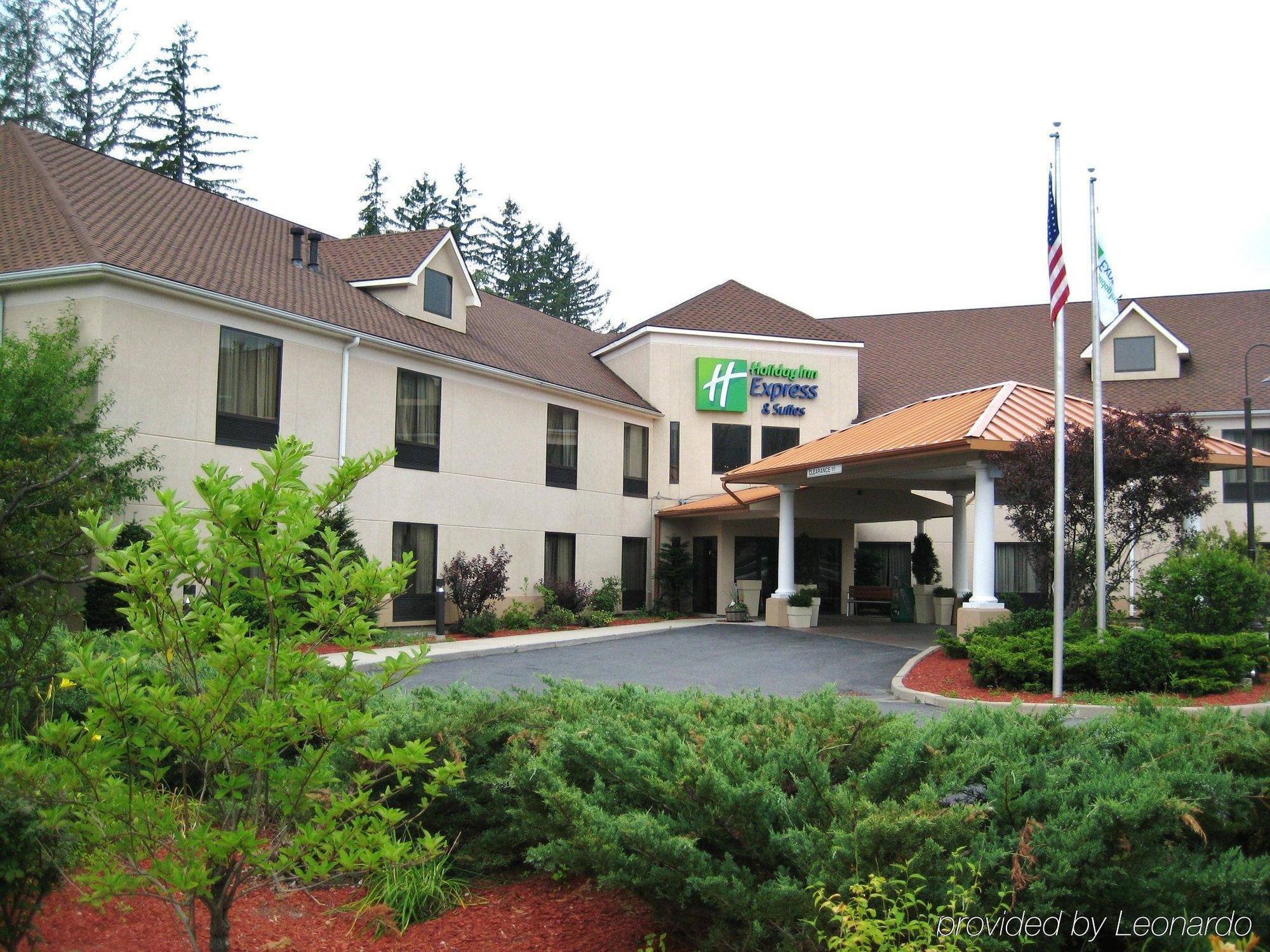 Holiday Inn Express Great Barrington By Ihg מראה חיצוני תמונה