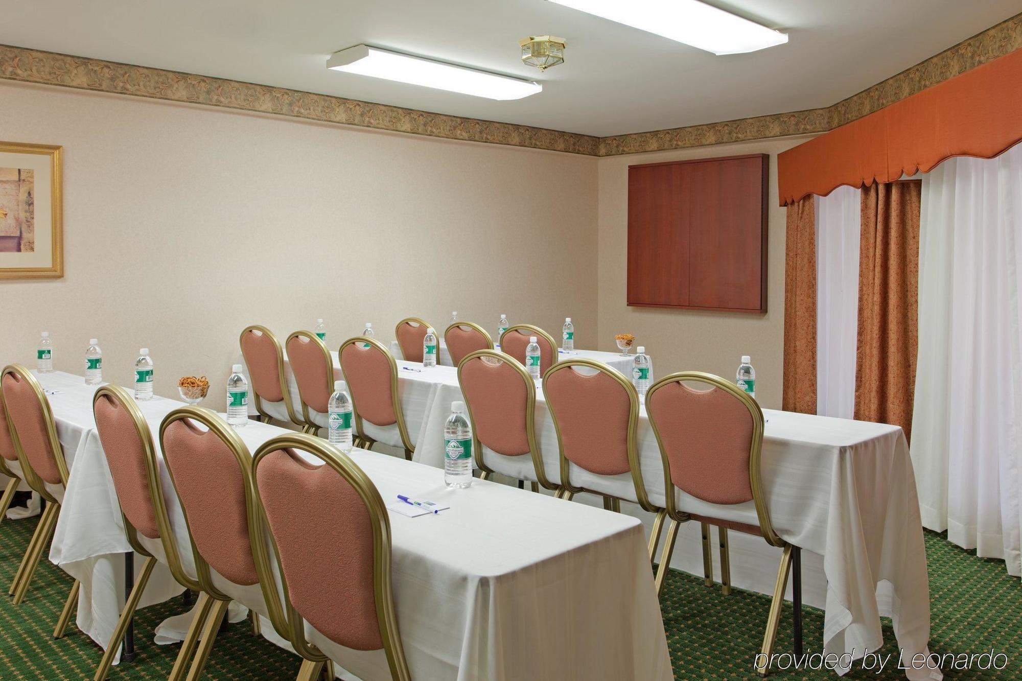 Holiday Inn Express Great Barrington By Ihg מתקנים תמונה