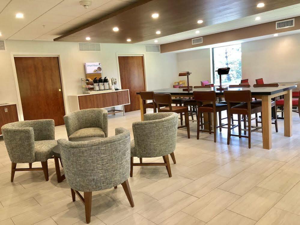 Holiday Inn Express Great Barrington By Ihg מראה חיצוני תמונה