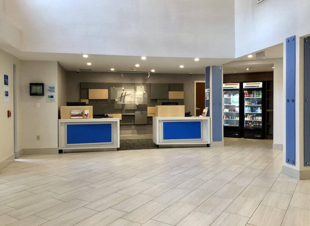 Holiday Inn Express Great Barrington By Ihg מראה חיצוני תמונה